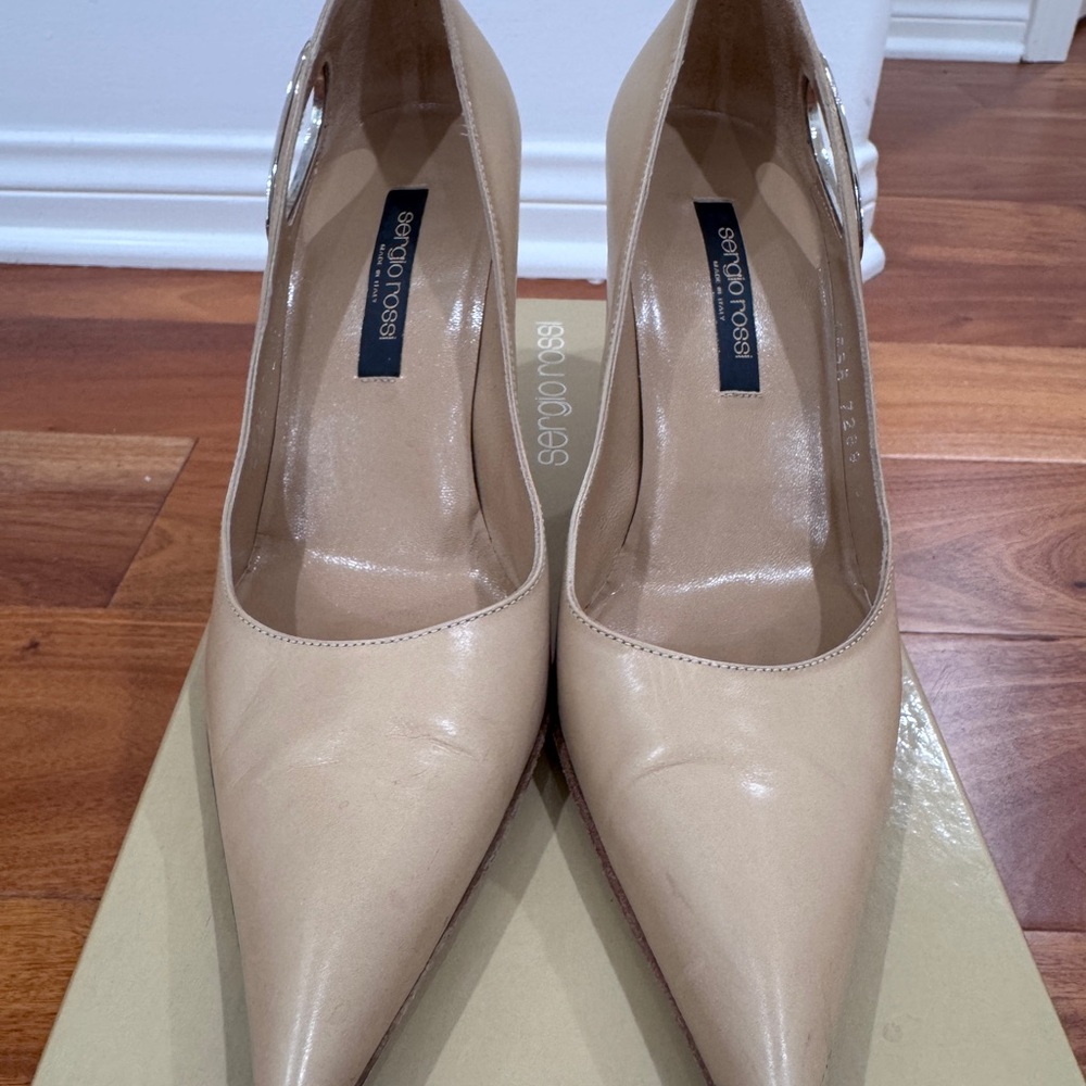 Sergio Rossi Beige Patent Leather Pointed-Toe Pumps